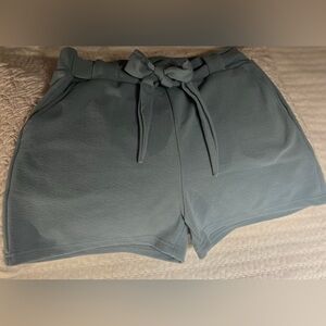 Women’s shorts Medium